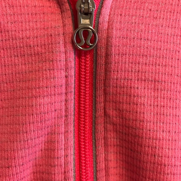 Lululemon - Picture 4 of 6